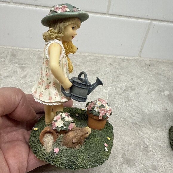 Vintage Avon Childhood Memories Collection figurine “Flower Child” Edition 1194 - Picture 2 of 7